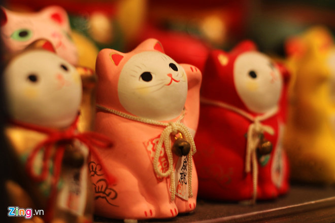 MÈO MANEKI NEKO – BÙA CẦU MAY Ở NHẬT BẢN